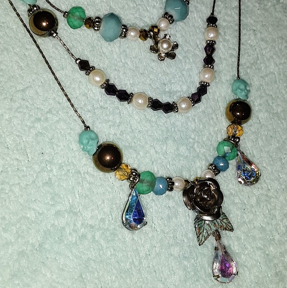 Betsy Johnson Necklace - Picture 1 of 6